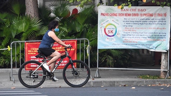 Covid-19 ở Hà Nội ngày 23/10: Thêm ca mắc cộng đồng; 3 người thân nhiễm bệnh từ em bé 2 tuổi