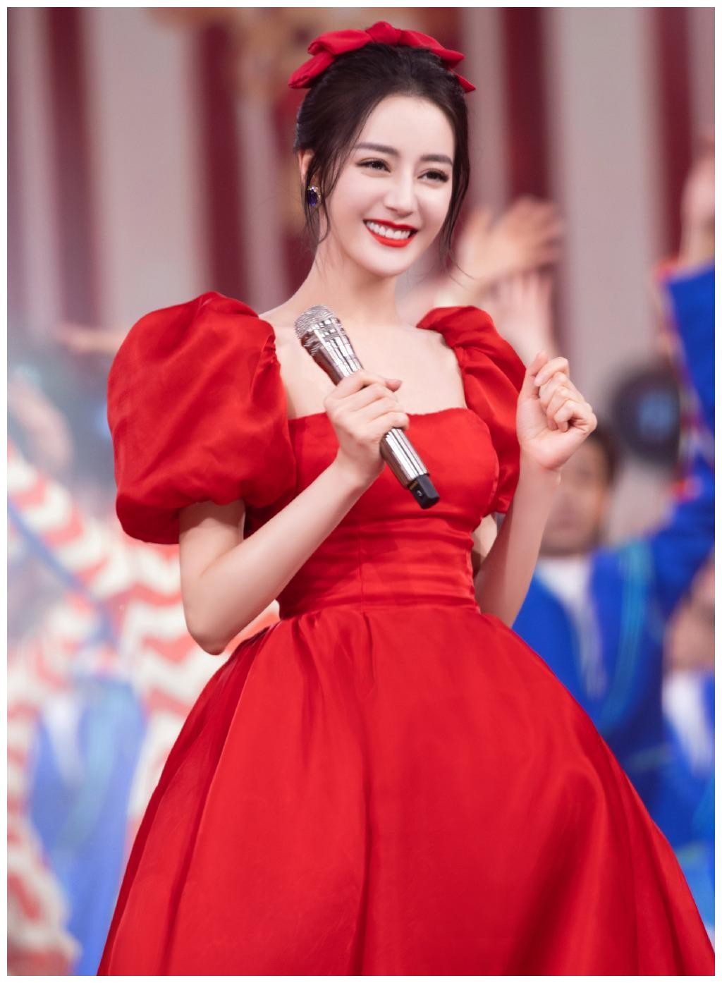 "mỹ nhân Tân Cương" Địch Lệ Nhiệt Ba