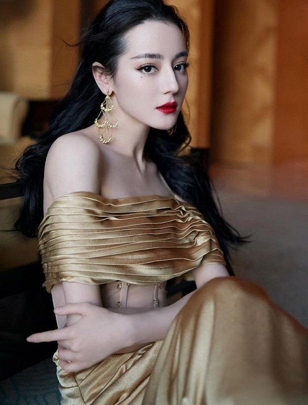 "mỹ nhân Tân Cương" Địch Lệ Nhiệt Ba