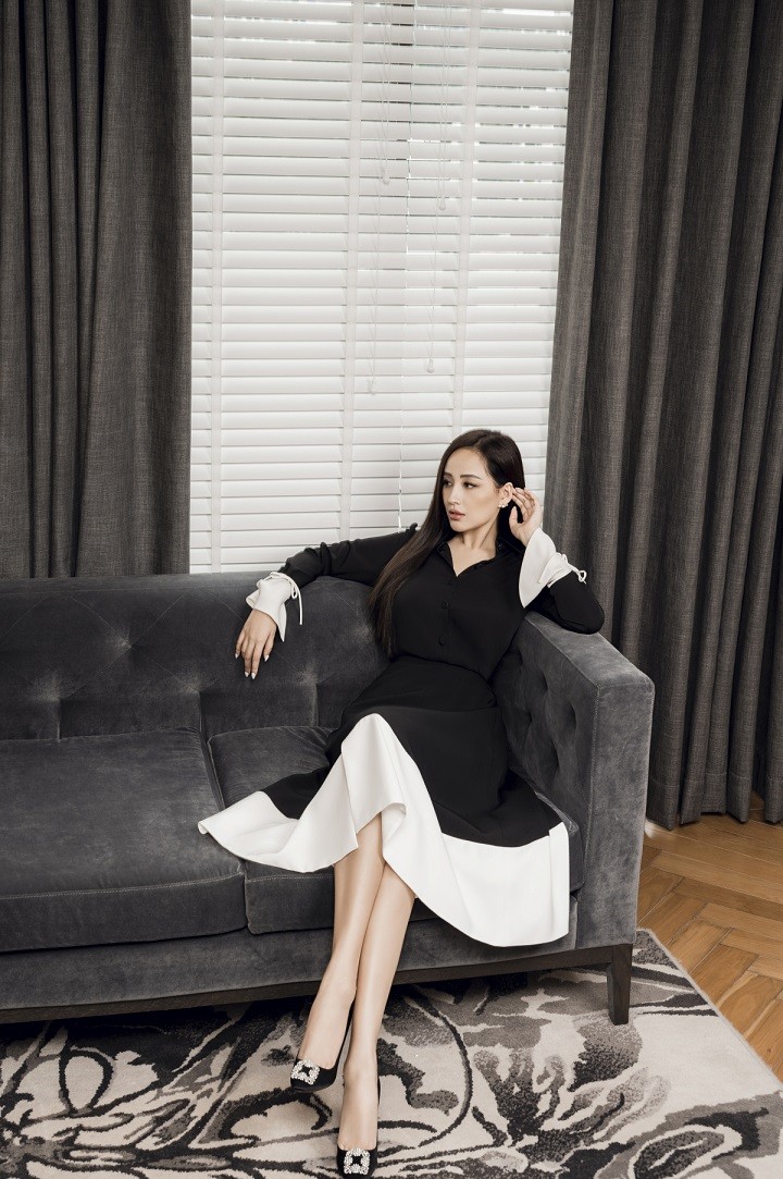 Mai Phương Thúy đẹp không tỳ vết khi làm trang phục màu trắng - đen sang trọng