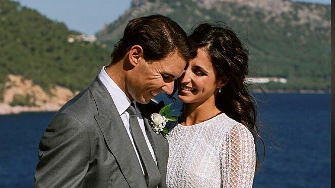 Vợ chồng tay vợt Rafael Nadal chào đón con đầu lòng