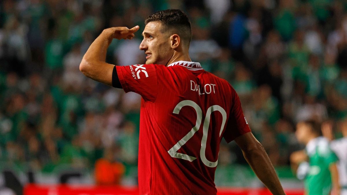 Chuyển nhượng cầu thủ ngày 11/10: Gabriel Martinelli ký dài hạn Arsenal; Barca quan tâm Diogo Dalot; Chuyển nhượng cầu thủ ngày 11/10: Gabriel Martinelli ký dài hạn Arsenal; Barca quan tâm Diogo Dalot;