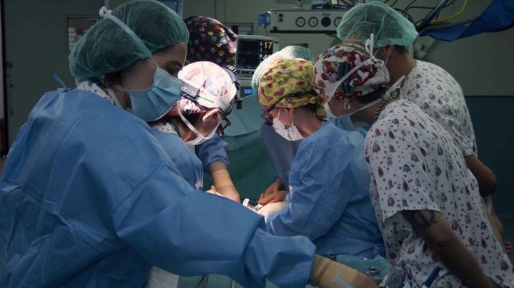 Tây Ban Nha: Cấy ghép ruột thành công cho bé gái 1 tuổi