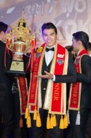 Siêu mẫu Ngọc Tình đăng quang ngôi vị Nam vương Quốc tế 2017