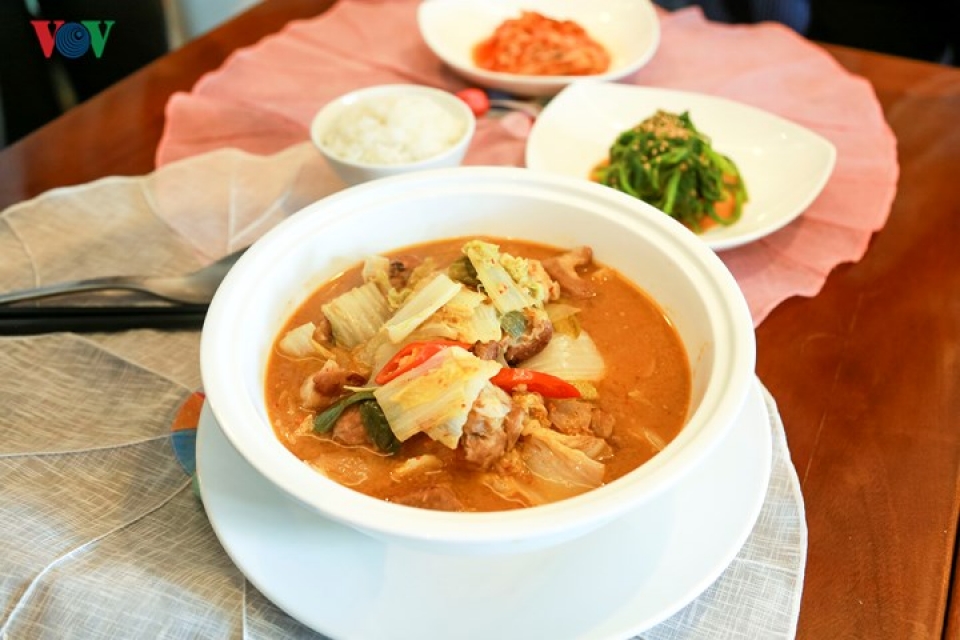 dau bep noi tieng han quoc den viet nam gioi thieu tinh hoa am thuc