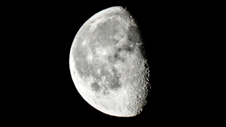 Nga sẽ khám phá Mặt trăng bằng các robot thế thân nga se kham pha mat trang bang cac robot the than