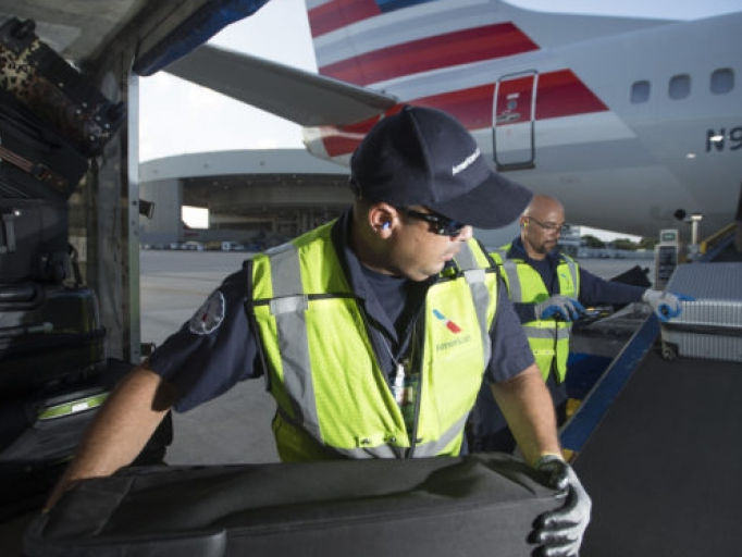 Mỹ: Ngủ quên trong lúc làm việc, nhân viên sân bay tỉnh dậy cách xa nhà... 800km