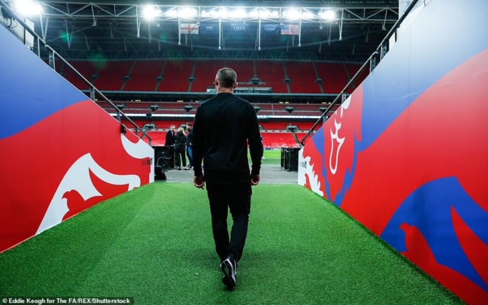 tuyen anh tri an wayne rooney so 10 va tam bang doi truong