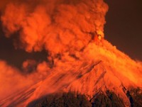 nhat ban nang canh bao nguy co nui lua shindake hoat dong manh