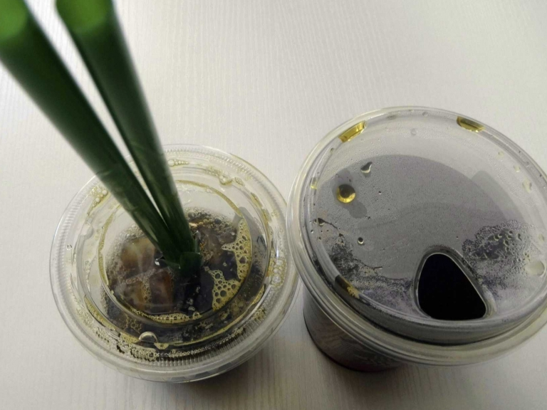 Starbucks loại bỏ ống hút nhựa khỏi các cửa hàng ở Hàn Quốc