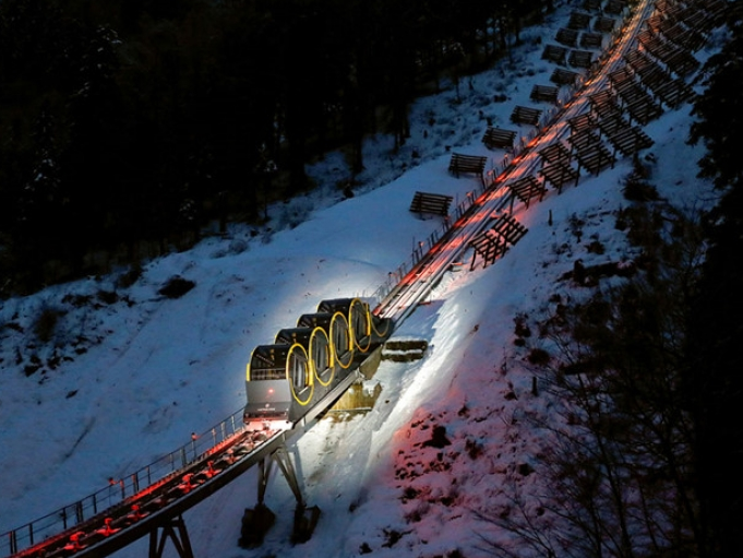 Tàu leo núi - "phương tiện giao thông" độc đáo và thú vị