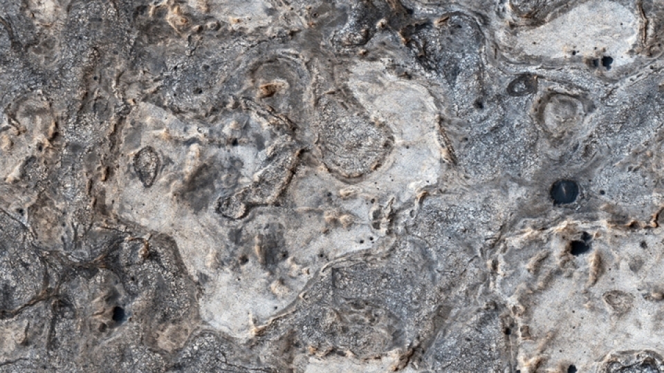 hinh anh ky thu tren be mat sao hoa