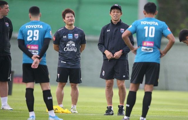 Thừa tài năng trên hàng công, HLV Thái Lan dùng hay bỏ Chanathip ở cuộc đấu với tuyển Việt Nam?