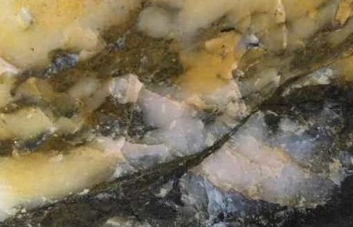 Tảng đá 'phù thủy' nặng 1 tấn trong vườn quốc gia Mỹ bỗng dưng... biến mất