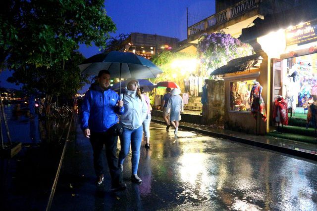 dung bo lo check in hoi an khi mua mua ve