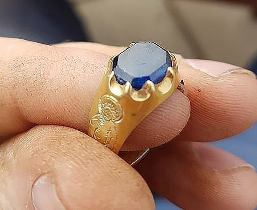 Tìm thấy chiếc nhẫn thời Trung cổ trị giá 1,5 tỷ đồng trong khu rừng của Robin Hood