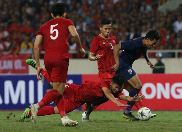 Báo Thái: Tuyển Việt Nam dành sự tôn trọng nhất định cho Thái Lan, Văn Lâm như bạch tuộc khổng lồ bao thai viet nam qua kho bi danh bai van lam nhu bach tuoc khong lo