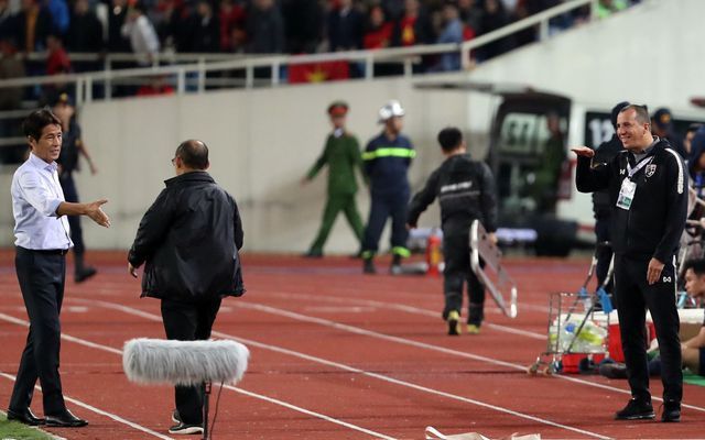 HLV Thái Lan xin lỗi thầy Park, VFF chính thức có văn bản gửi AFC tro ly thai lan xin loi hlv park hang seo vff van gui don kien