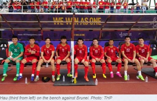 Dù Văn Hậu không thi đấu, CLB Heerenveen vẫn chúc mừng chiến thắng của U22 Việt Nam