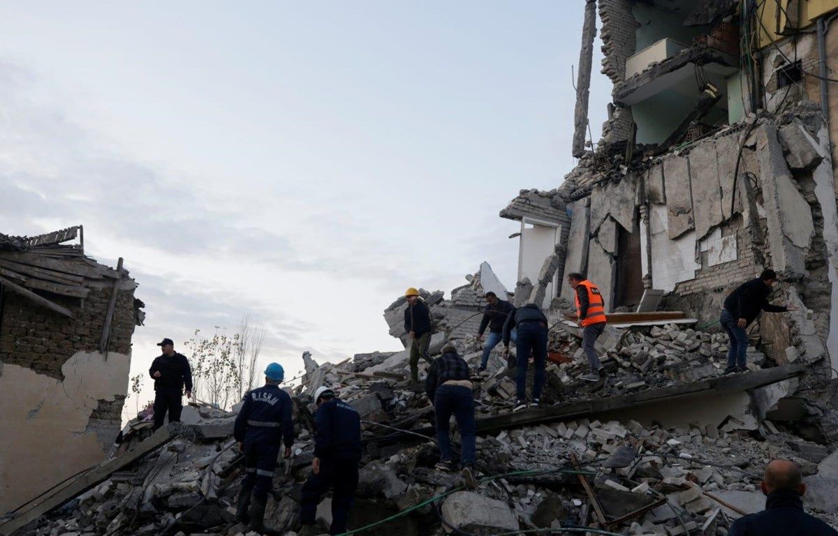 Động đất tại Albania: Hơn 140 người chết và bị thương dong dat tai albania hon 140 nguoi chet va bi thuong