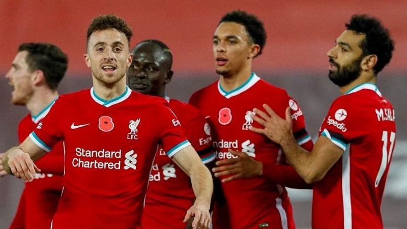 Tin bóng đá 24h hôm nay 3/11: Hàng thủ Liverpool chắp vá; Thủ môn ghi bàn và chuyện trớ trêu; Huyền thoại Man Utd Ryan Giggs bị bắt