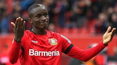 Man Utd ký Moussa Diaby, Barca muốn lấy Pogba, Real không muốn mất Ramos