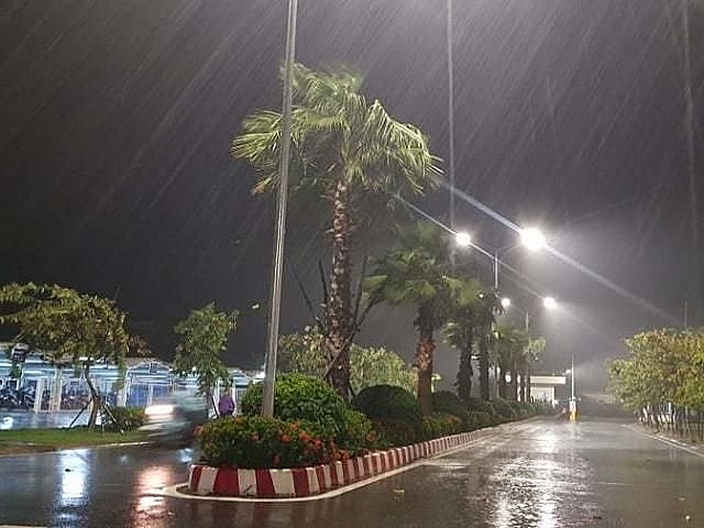 Dự báo thời tiết ngày 6-7/11 Trung Bộ và Nam Bộ mưa to đến rất to, ngày 8/11 mưa giảm dần Dự báo thời tiết 10 ngày tới (từ đêm 14/11-ngày 24/11): Mưa và dông rải rác khắp cả nước, Bắc Bộ đêm và sáng trời lạnh