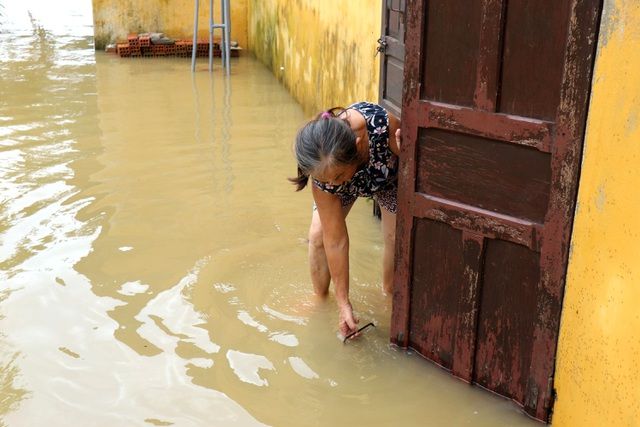 du khach do xo ve pho co hoi an di thuyen ngam pho