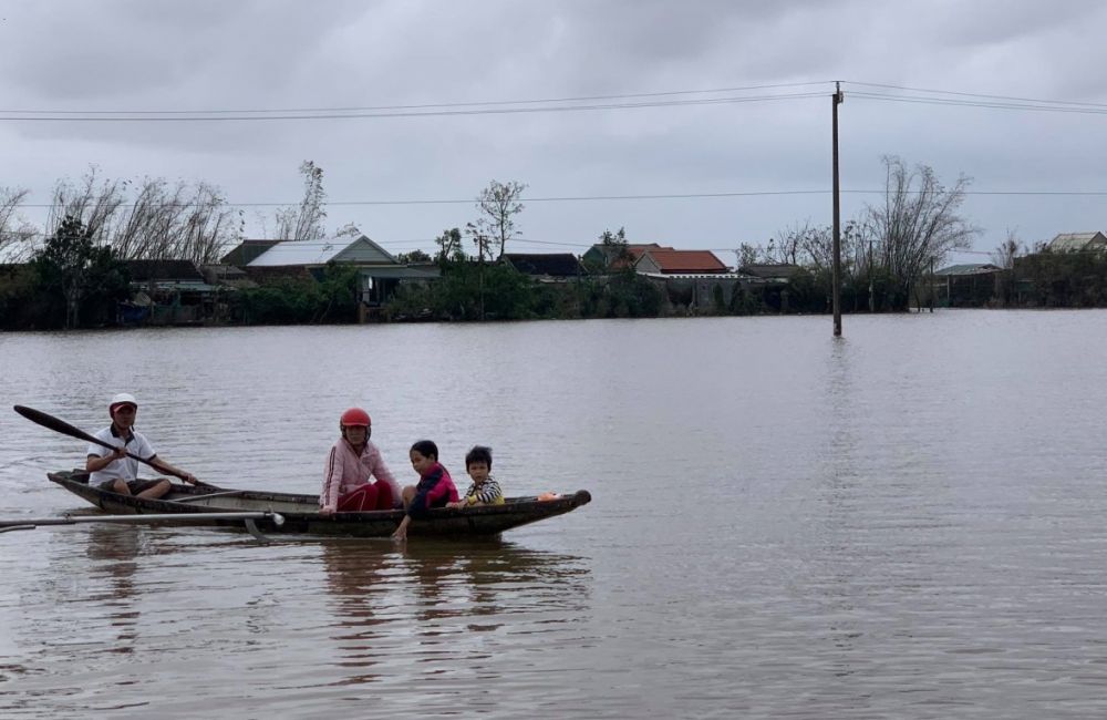 Dự báo thời tiết 3 ngày tới (13-15/11): Bắc Bộ đêm và sáng sớm trời lạnh, ngày nắng; Trung Bộ mưa rất to; Tây Nguyên, Nam Bộ mưa rải rác