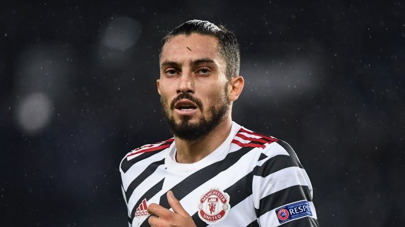 Man Utd nhận tin xấu, Alex Telles tái dương tính Covid-19