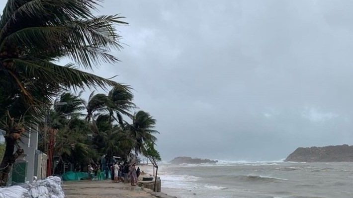 Dự báo thời tiết biển hôm nay và ngày mai (17/11): Một số vùng biển có mưa và mưa rào rải rác, Bắc Biển Đông không mưa