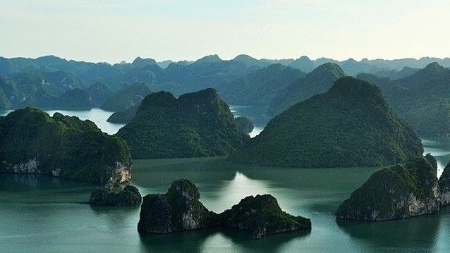 Dự báo thời tiết biển ngày và đêm nay (19/11): Vịnh Bắc Bộ không mưa; các nơi khác có mưa dông rải rác