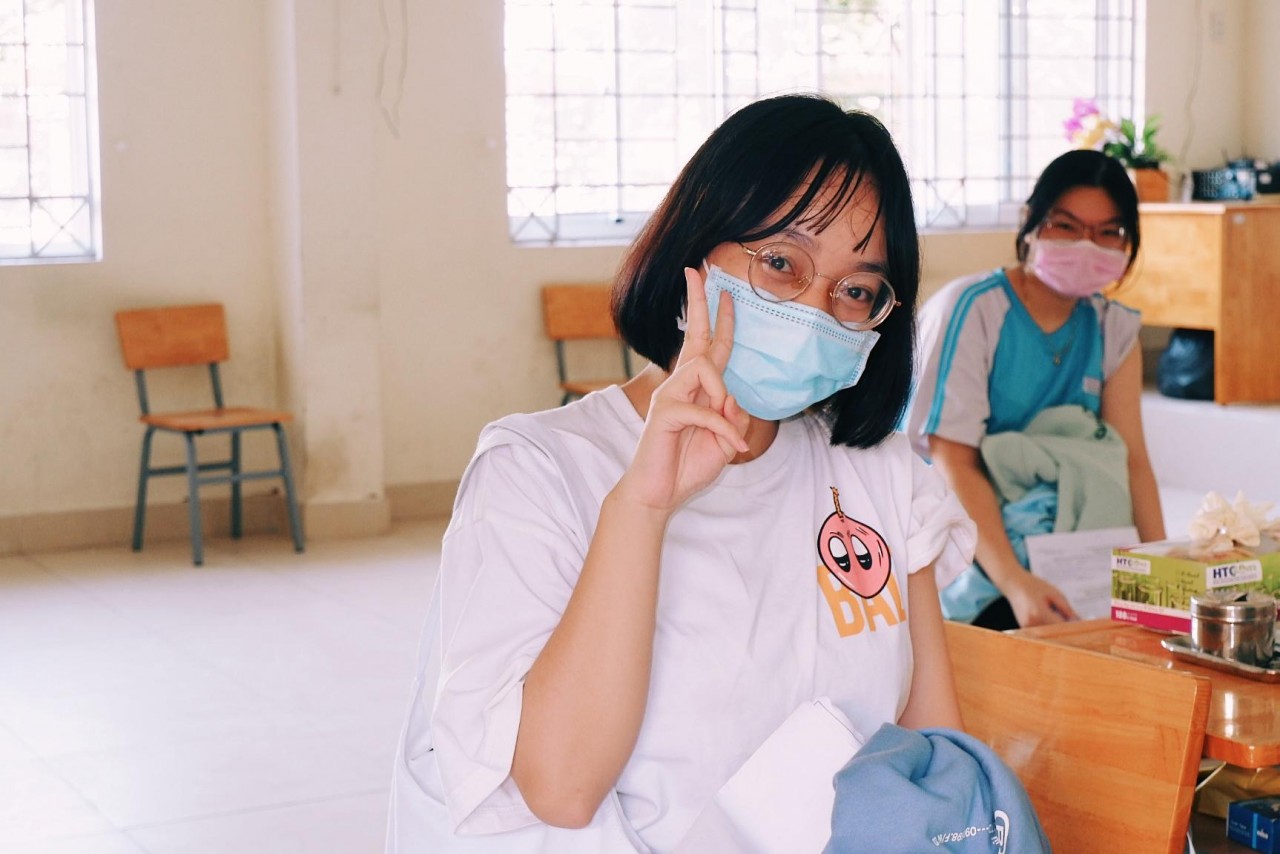 Học sinh phấn khởi khi được tiêm vaccine ngừa Covid-19. (Nguồn: hcdc.vn) Học sinh phấn khởi khi được tiêm vaccine ngừa Covid-19. (Nguồn: hcdc.vn)