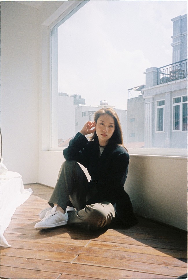 Phong cách trang nhã, cuốn hút của MC Khánh Vy dẫn Đường lên đỉnh Olympia