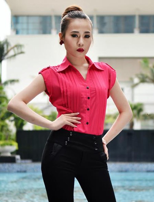 Nhan sắc Phương Oanh thăng hạng theo năm tháng