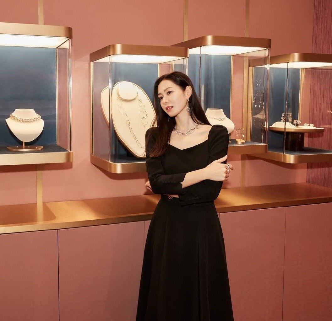 Son Ye Jin bận rộn với guồng quay công việc giữa tin đồn sắp kết hôn