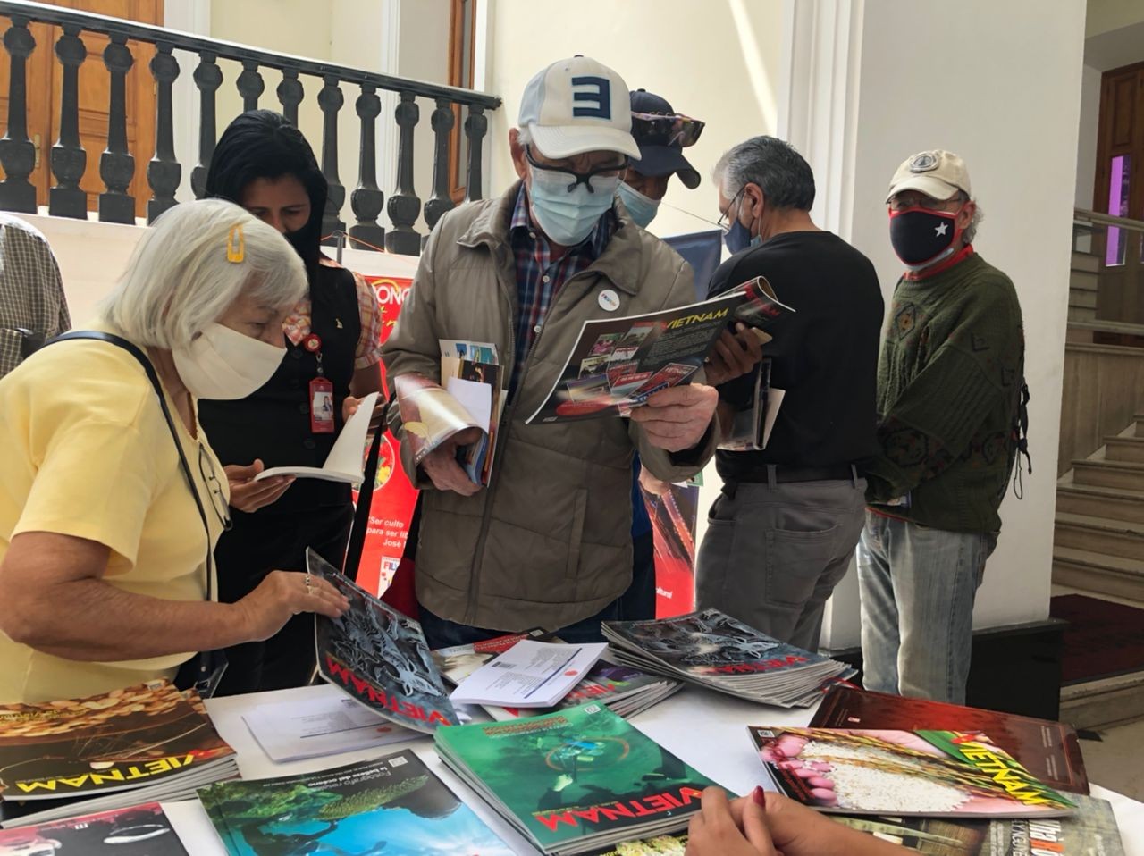 Việt Nam tham dự Hội chợ Sách Quốc tế Venezuela lần thứ 17 (FILVEN 2021) Việt Nam tham dự Hội chợ Sách Quốc tế Venezuela lần thứ 17 (FILVEN 2021)