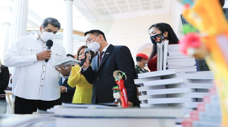 Việt Nam tham dự Hội chợ Sách Quốc tế Venezuela lần thứ 17 (FILVEN 2021) Việt Nam tham dự Hội chợ Sách Quốc tế Venezuela lần thứ 17 (FILVEN 2021)