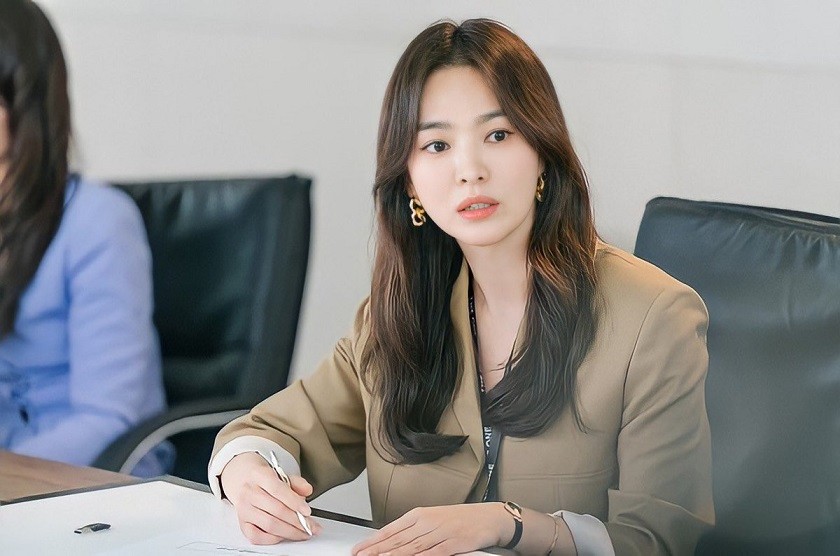 Người hâm mộ thích thú với tạo hình của Song Hye Kyo trong phim mới Người hâm mộ thích thú với tạo hình của Song Hye Kyo trong phim mới