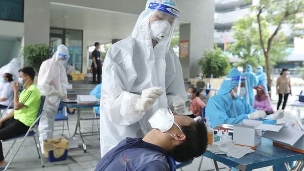 Covid-19: Hà Nội khẩn tìm người đến nhiều chợ, cửa hàng ăn liên quan F0