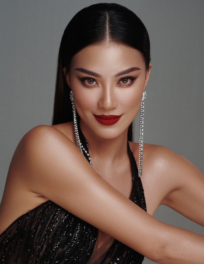 Miss Universe: Á hậu Kim Duyên nổi bật với phần tự giới thiệu Miss Universe: Á hậu Kim Duyên nổi bật với phần tự giới thiệu