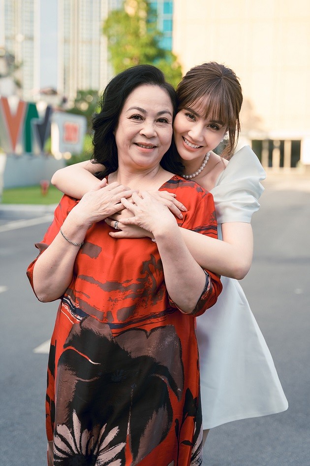 Phim sắp lên sóng VTV3: Loạt ảnh xinh đẹp lung linh của dàn diễn viên 'Thương ngày nắng về'