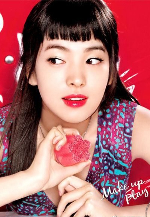 Nhan sắc Song Hye Kyo trong veo vượt thời gian tuổi đôi mươi