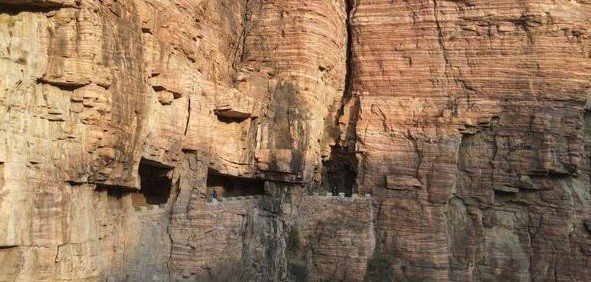 Trung Quốc: Ngôi làng hẻo lánh thoát nghèo nhờ tự mở đường xuyên núi