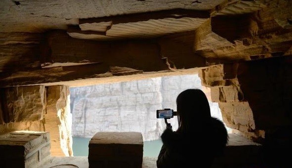 Trung Quốc: Ngôi làng hẻo lánh thoát nghèo nhờ tự mở đường xuyên núi