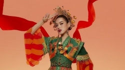 Hoa hậu Đỗ Thị Hà chơi đàn T'rưng, múa dân gian tại Miss World 2021