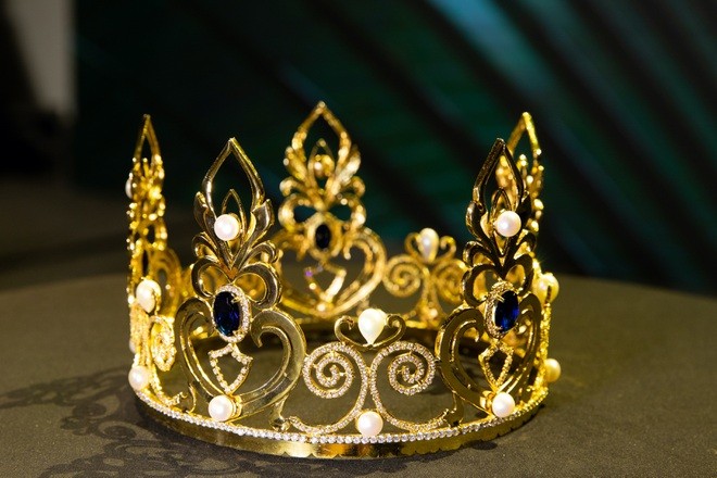 Thùy Tiên nhận vương miện danh giá trước khi lên đường dự thi Hoa hậu Hòa bình Quốc tế