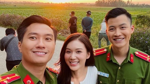 Diễn viên trẻ Duy Khánh chia sẻ vai diễn công an trong hai phim Phố trong làng và Mặt nạ gương