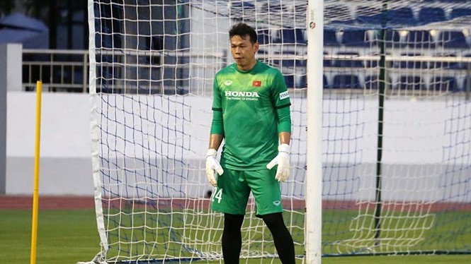 Thủ môn Tấn Trường hứa tập trung tập luyện, tạm thời nói không với livestream
