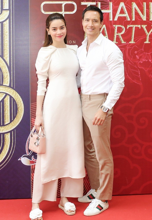 Thời trang tương xứng đẹp đôi Hồ Ngọc Hà bên Kim Lý Thời trang tương xứng đẹp đôi Hồ Ngọc Hà bên Kim Lý